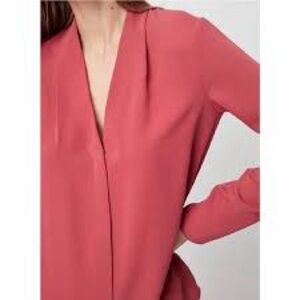 Babaton Aritzia Blouse Large in muted pink flamingo
